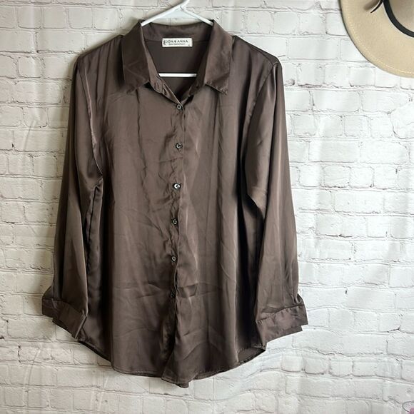 EUC JON & ANNA SATIN BUTTON DOWN - Picture 1 of 7